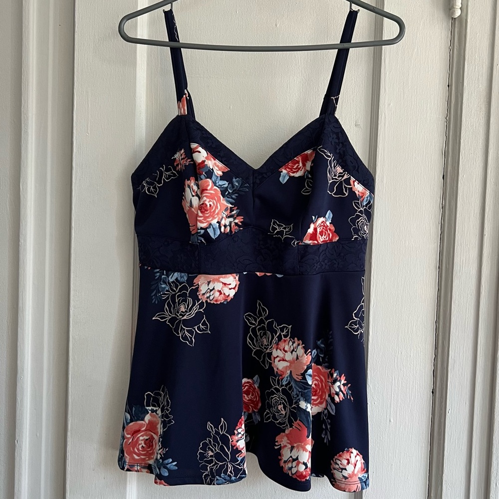 NWOT Torrid Navy Blue Floral Tank Top Size 0
